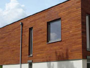 Elewacja drewniana dodaje kademu projektowi domu niepowtarzalnego i niebanalnego efektu.