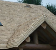 Na zdjciu pokrycie dachowe z gontu drewnianego - prezentuje si niezwykle efektownie!