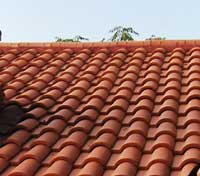 Dachwka ceramiczna jest jednym z najbardziej popularnych i najbardziej trwaych pokry dachowych.